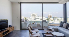 Peaceful 2BR Penthouse in Ben Yehuda 146 by HolyGuest